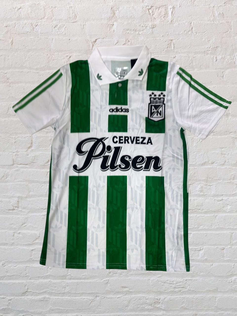 Camiseta Atlético Nacional – Edición Retro Rayas Verdes Cerveza Pilsen