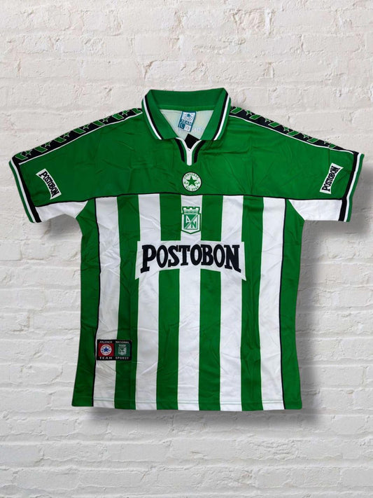 Camiseta Atlético Nacional – Rayas Verdes y Blancas Clásica